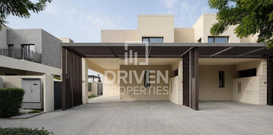 Casa urbana em Dubai South (Dubai World Central), Dubai, EAU 4 quartos, 216.19 m2 № 745411