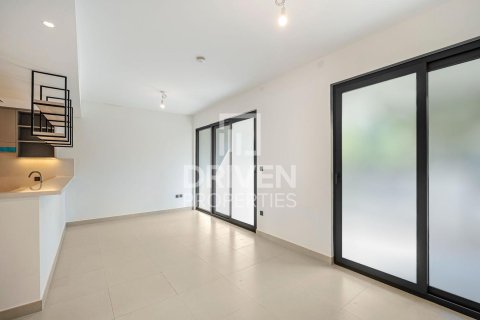 Townhouse til leje i Tilal Al Ghaf, Dubai, UAE 3 soveværelser, 141.12 kvm № 746059 - foto 3