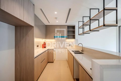 Townhouse til leje i Tilal Al Ghaf, Dubai, UAE 3 soveværelser, 141.12 kvm № 746059 - foto 14