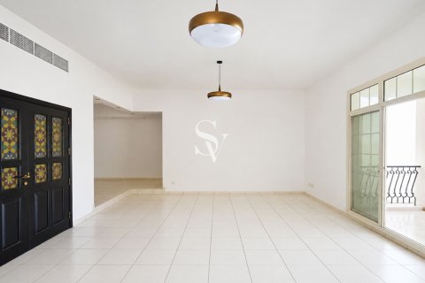 Vila v Umm Suqeim, Dubai, SAE 4 spálne, 1375 m2 č. 720266 - Fotografia 3