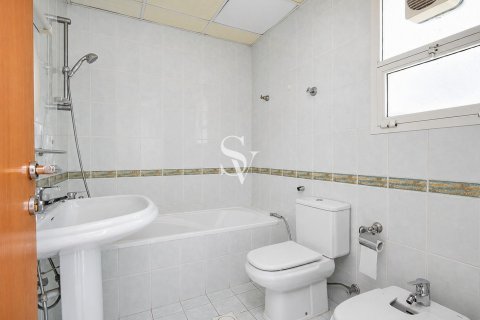 Vila v Umm Suqeim, Dubai, SAE 4 spálne, 1375 m2 č. 720266 - Fotografia 15