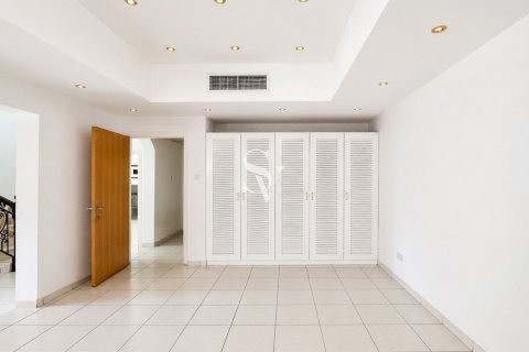 Vila v Umm Suqeim, Dubai, SAE 4 spálne, 1375 m2 č. 720266 - Fotografia 6