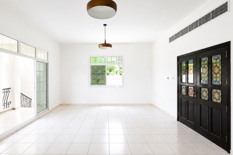 Vila v Umm Suqeim, Dubai, SAE 4 spálne, 1375 m2 č. 720266 - Fotografia 4