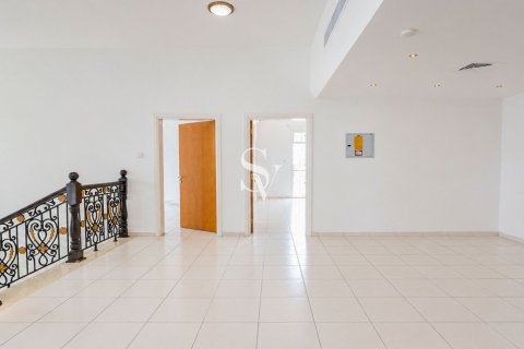 Vila v Umm Suqeim, Dubai, SAE 4 spálne, 1375 m2 č. 720266 - Fotografia 12