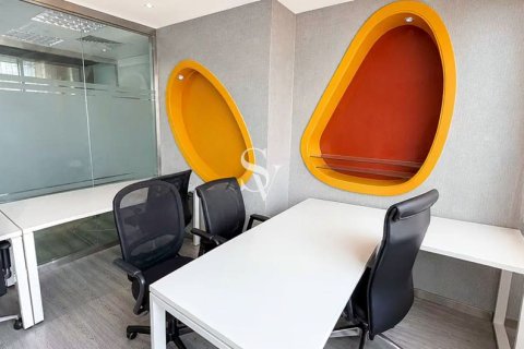 Office in Jumeirah Lake Towers, Dubai, UAE 165 sq.m. № 720264 - photo 2