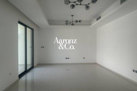 Vilă de închiriat în DAMAC Hills (Akoya by DAMAC), Dubai, EAU 3 dormitoare, 175 mp.  №722259 - poză 3