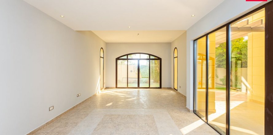 Shtëpi në qytet në Dubai, Emiratet e Bashkuara Arabe 4 dhoma gjumi, 389.2 m2. № 660282