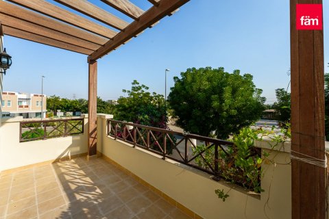 Shtëpi në qytet në Dubai, Emiratet e Bashkuara Arabe 4 dhoma gjumi, 389.2 m2. № 660282 - Foto 4