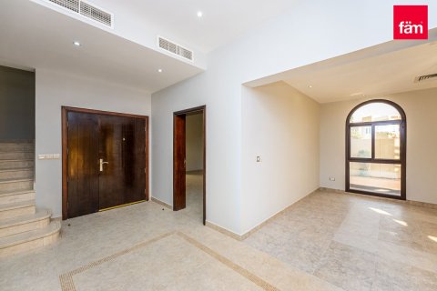 Shtëpi në qytet në Dubai, Emiratet e Bashkuara Arabe 4 dhoma gjumi, 389.2 m2. № 660282 - Foto 9
