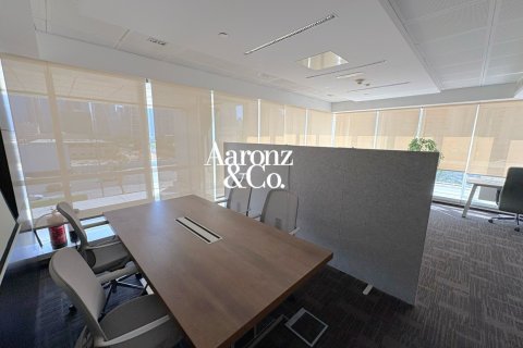 Üürile anda kontor asukohaga Jumeirah Lake Towers, Dubai, AÜE: 51 m² Nr 729892 - pilt 12