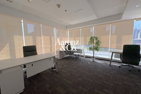 Üürile anda kontor asukohaga Jumeirah Lake Towers, Dubai, AÜE: 51 m² Nr 729892 - pilt 6