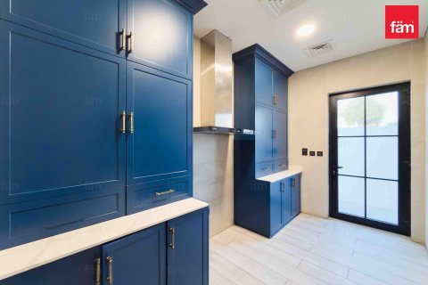 Villa te huur in Al Barsha, Dubai, VAE 5 slaapkamers, 997 vr.m., nr 668768 - foto 14