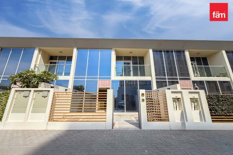 Kaupunkipientalo Dubai, Arabiemiraatit 2 makuuhuonetta, 79.3 m2 № 727370 - kuva 1