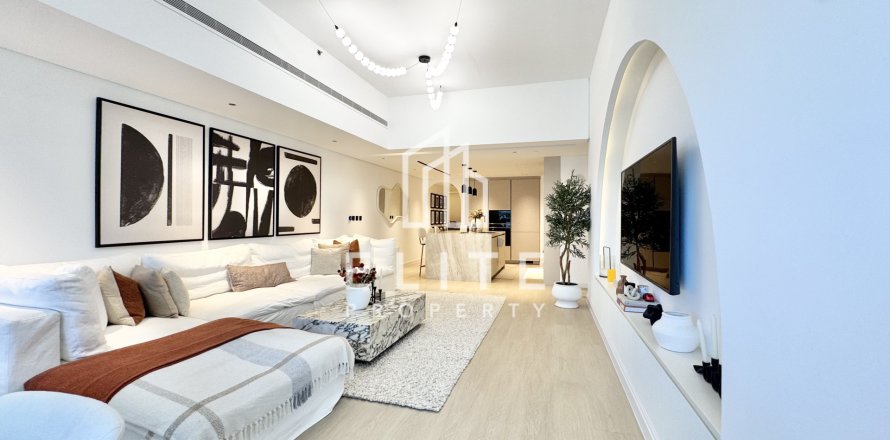 Apartment in Palm Jumeirah, Dubai, UAE 2 bedrooms, 188 sq.m. № 736077