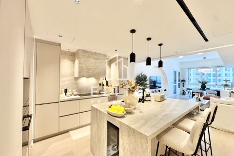 Apartment in Palm Jumeirah, Dubai, UAE 2 bedrooms, 188 sq.m. № 736077 - photo 5