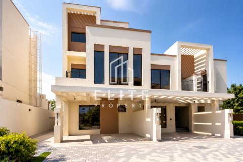 Řadový dům v Damac Lagoons, Dubai, SAE 5 ložnice, 299 m² Č.: 736079