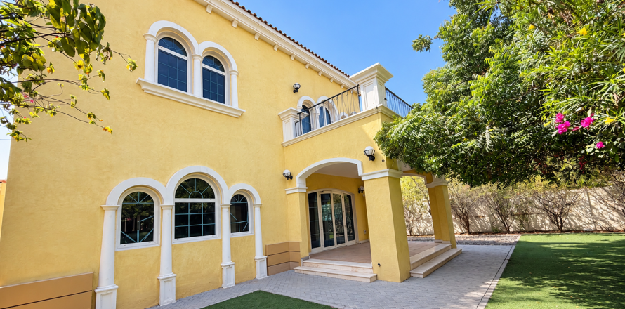 Villa in Jumeirah Park, Dubai, VAE: 3 Schlafzimmer, 374 m2 Nr. 768774