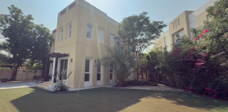 Вилла Дубай, БАӘ-да 3 жатын бөлмелер, 623.6 м² № 652072