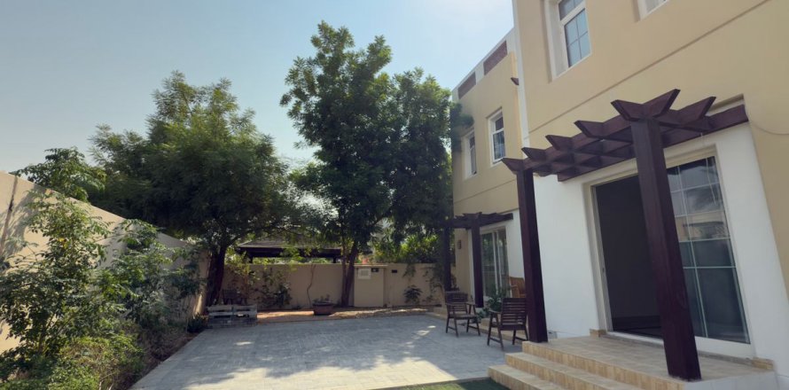 Villa in Dubai, VAE: 3 Schlafzimmer, 623.6 m2 Nr. 652072
