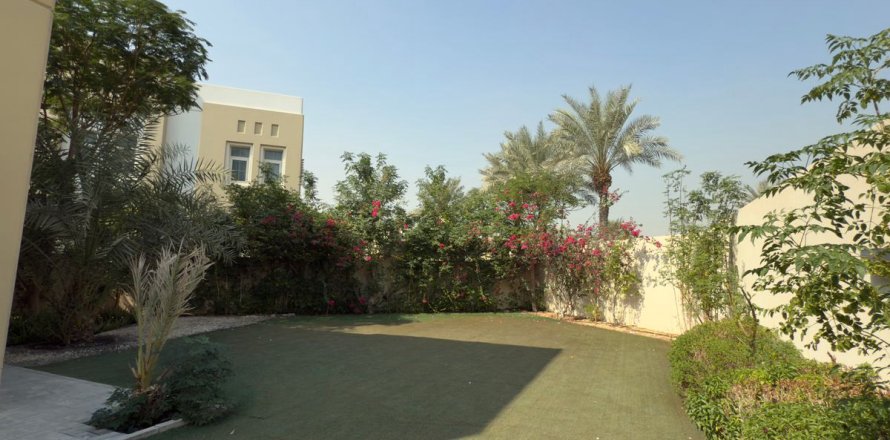 Villa Dubaijā, AAE 3 istabas, 623.6 m2 Nr. 652072