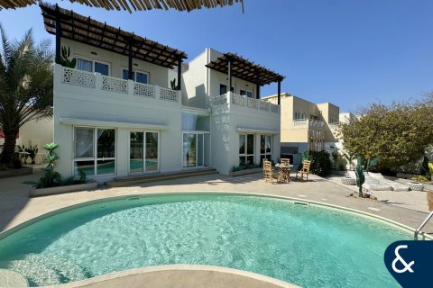 Villa sa Meadows, Dubai, UAE 5 silid-tulugan, 332 sq.m. № 698333