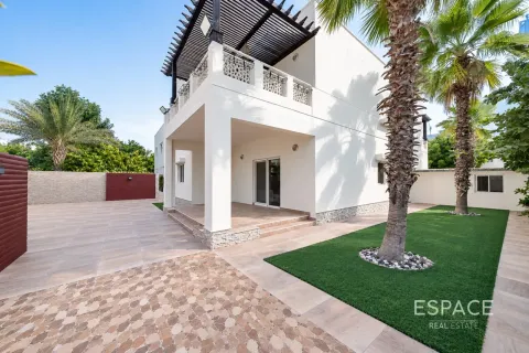 Villa i Meadows, Dubai, Emiratene 4 soverom, 381 kvm nr. 737747