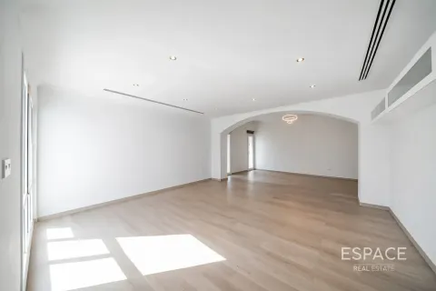 Villa til salgs i Meadows, Dubai, Emiratene 4 soverom, 381 kvm Nr. 737747 - Foto 4