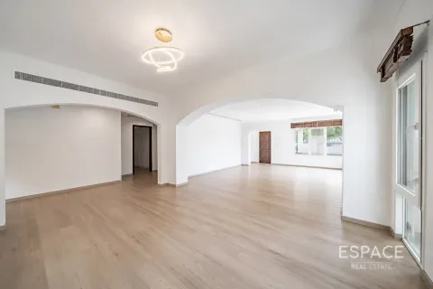 Villa til salgs i Meadows, Dubai, Emiratene 4 soverom, 381 kvm Nr. 737747 - Foto 5