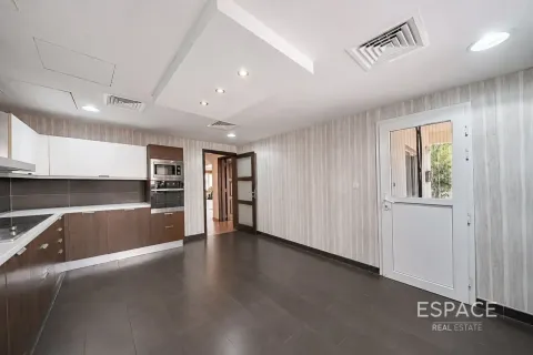 Villa til salgs i Meadows, Dubai, Emiratene 4 soverom, 381 kvm Nr. 737747 - Foto 11