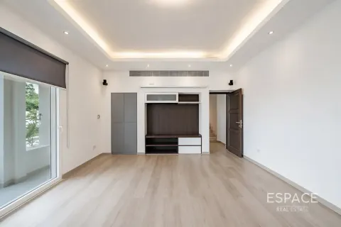 Villa til salgs i Meadows, Dubai, Emiratene 4 soverom, 381 kvm Nr. 737747 - Foto 9