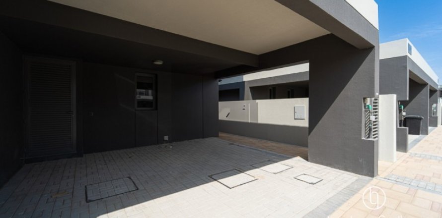 Villa in Dubai, VAE: 3 Schlafzimmer, 188.8 m2 Nr. 670064