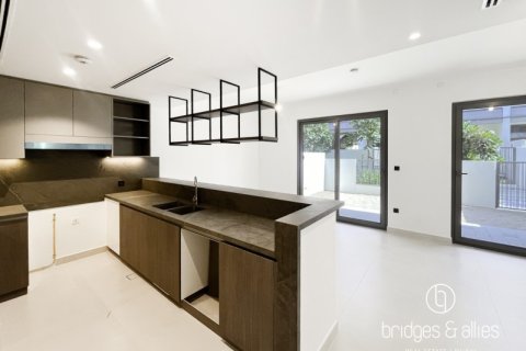 Villa zur Miete in Dubai, VAE 3 Schlafzimmer, 140.4 m2 Nr. 670065 - Foto 1