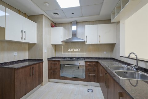 Apartment in Al Furjan, Dubai, UAE 2 bedrooms, 113 sq.m. № 634046 - photo 13