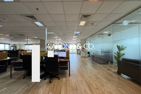 Офис Дубай Инвестмент Парк, БАӘ-да 506.1 м² № 634044 - фото 1