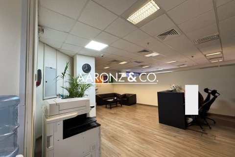 Офис Дубай Инвестмент Парк, БАӘ-да 506.1 м² № 634044 - фото 4