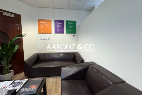 Офис Дубай Инвестмент Парк, БАӘ-да 506.1 м² № 634044 - фото 6