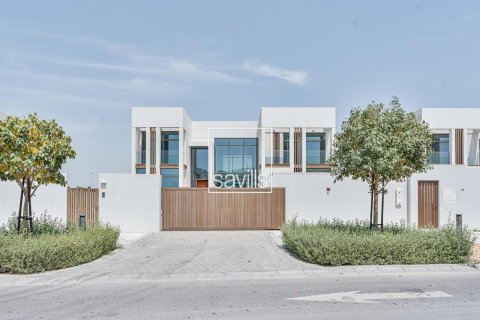 ویلا در Abu Dhabi ، امارات متحده عربی 5 خوابه ، 1678.29 متر مربع.  شماره 755371