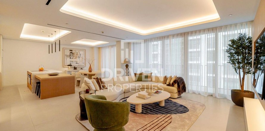 Apartment in City Walk, Dubai, UAE 3 bedrooms, 216 sq.m. № 682606