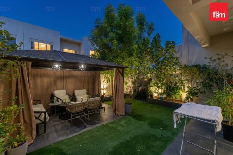 Townhouse in Dubai, UAE 3 bedrooms, 161 sq.m. № 721811 - photo 14