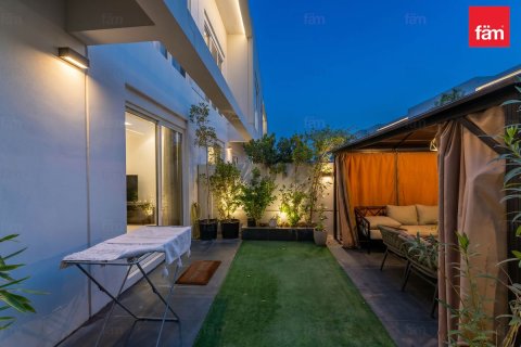Townhouse in Dubai, UAE 3 bedrooms, 161 sq.m. № 721811 - photo 11