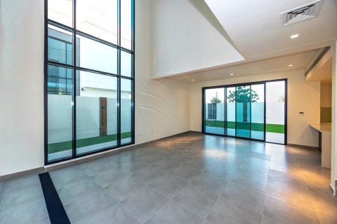 ویلا در Abu Dhabi ، امارات متحده عربی 4 خوابه ، 697 متر مربع.  شماره 700631