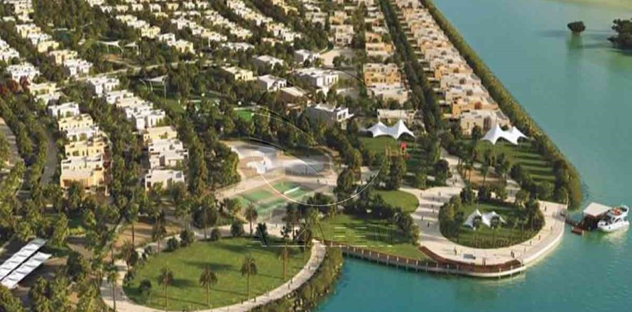 Land in Abu Dhabi, VAE 980 vr.m. nr 700630