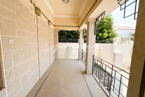 Вилла Абу-Даби, БАӘ-да 9 жатын бөлмелер, 962 м² № 629916 - фото 7