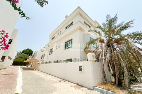 Вилла Абу-Даби, БАӘ-да 9 жатын бөлмелер, 962 м² № 629916 - фото 6
