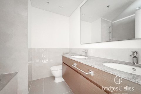Huoneisto Downtown Dubai (Downtown Burj Dubai), Arabiemiraatit 2 makuuhuonetta, 101 m2 № 701729 - kuva 16