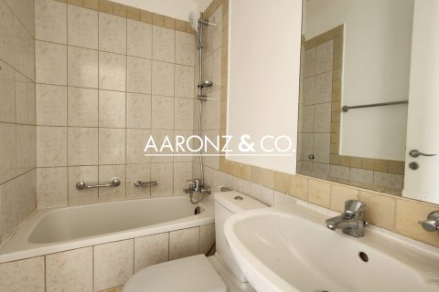 Villa in The Springs, Dubai, UAE 2 bedrooms, 162 sq.m. № 701726 - photo 12