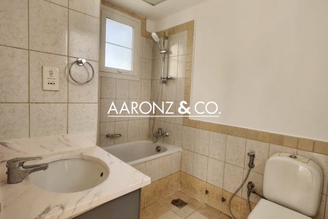 Villa in The Springs, Dubai, UAE 2 bedrooms, 162 sq.m. № 701726 - photo 13