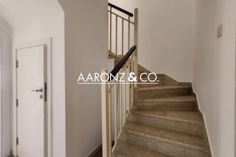 Villa in The Springs, Dubai, UAE 2 bedrooms, 162 sq.m. № 701726 - photo 6