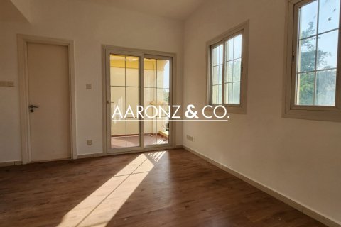 Villa in The Springs, Dubai, UAE 2 bedrooms, 162 sq.m. № 701726 - photo 8