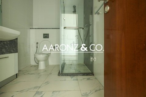 Business Bay, Dubai, UAE의 임대용 아파트 침실 2개, 128제곱미터 번호 701725 - 사진 2